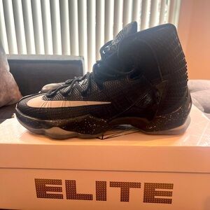 Lebron 13 Elite sz 11